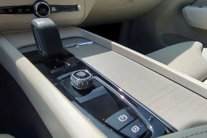 Volvo XC60 din 2023 cu 33.500 km - oferta VOL136799 - foto 22