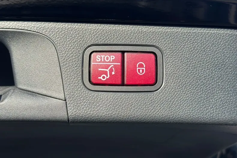 Mercedes-Benz GLC 300 din 2021 cu 60.000 km - oferta MER136809 - foto 27