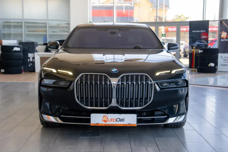 BMW 750e din 2023 cu 83.294 km - oferta BMW136821 - foto 2