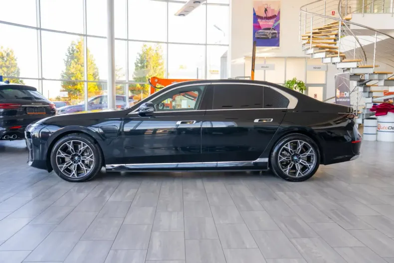 BMW 750e din 2023 cu 83.294 km - oferta BMW136821 - foto 4