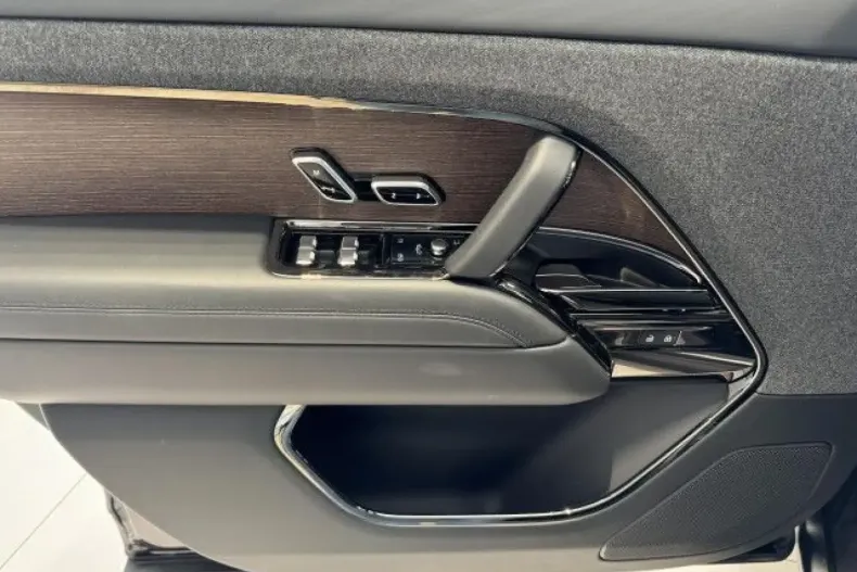 Land Rover Range Rover Sport din 2024 cu 32.950 km - oferta LAN136876 - foto 10