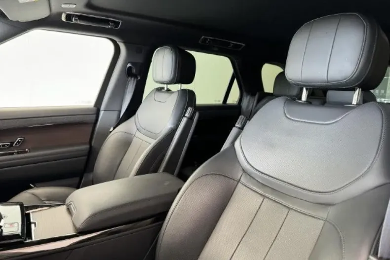 Land Rover Range Rover Sport din 2024 cu 32.950 km - oferta LAN136876 - foto 11