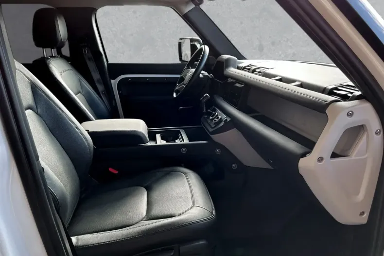 Land Rover Defender din 2024 cu 15.000 km - oferta LAN136878 - foto 5