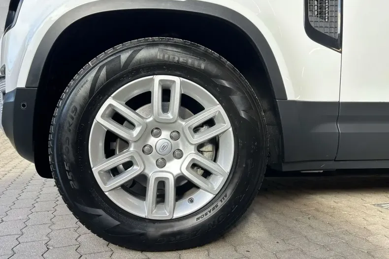 Land Rover Defender din 2024 cu 15.000 km - oferta LAN136878 - foto 9