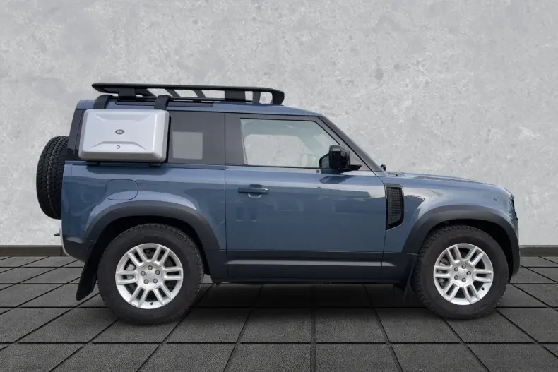 Land Rover Defender din 2024 cu 5.276 km - oferta LAN136882 - foto 4