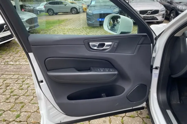 Volvo XC60 din 2022 cu 54.275 km - oferta VOL136896 - foto 12