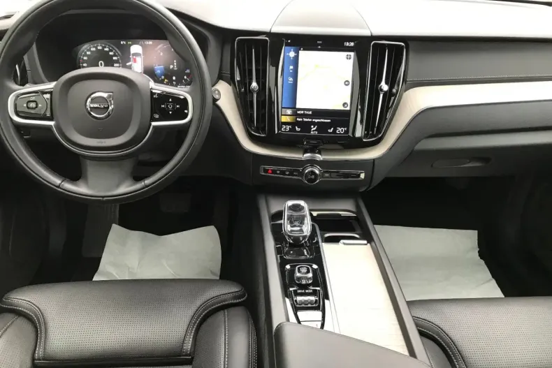 Volvo XC60 din 2021 cu 13.700 km - oferta VOL136897 - foto 9