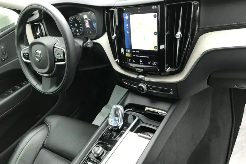 Volvo XC60 din 2021 cu 13.700 km - oferta VOL136897 - foto 12