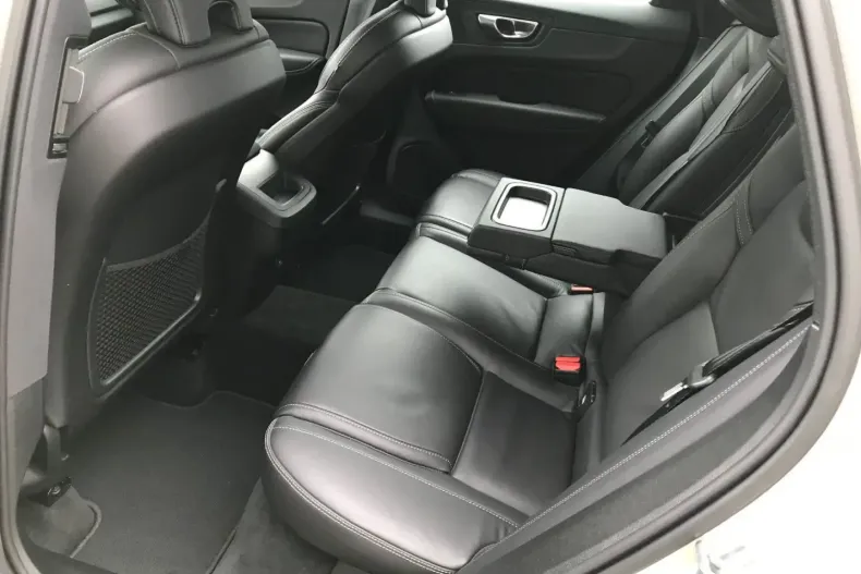 Volvo XC60 din 2021 cu 13.700 km - oferta VOL136897 - foto 14