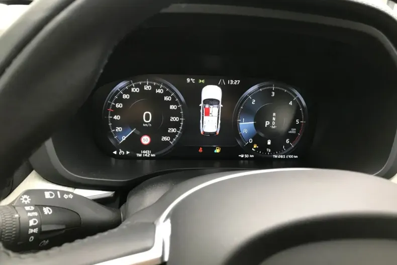 Volvo XC60 din 2021 cu 13.700 km - oferta VOL136897 - foto 17