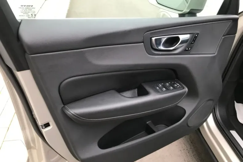 Volvo XC60 din 2021 cu 13.700 km - oferta VOL136897 - foto 20