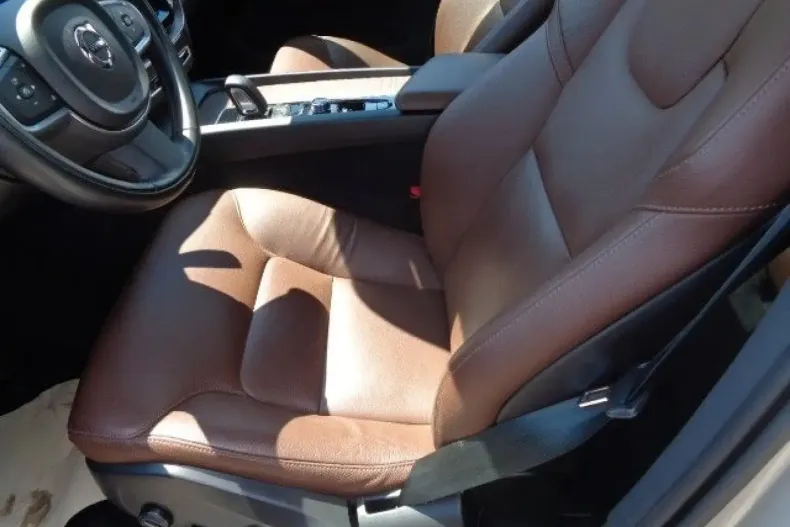 Volvo XC60 din 2021 cu 61.000 km - oferta VOL136898 - foto 5