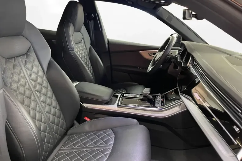 Audi Q8 din 2024 cu 24.680 km - oferta AUD136907 - foto 18