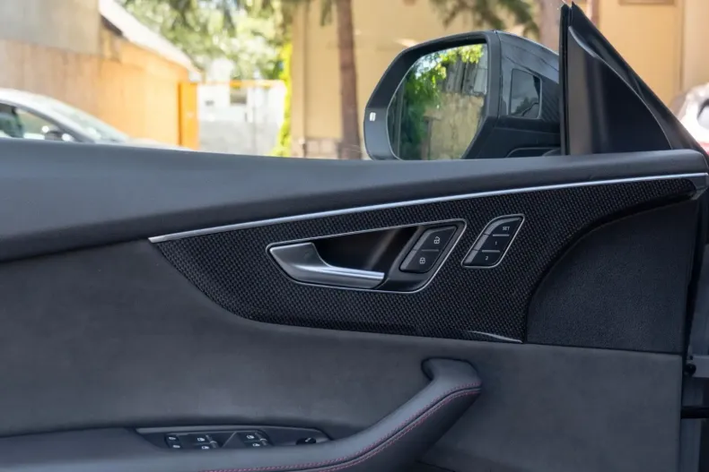 Audi Q8 din 2023 cu 54.000 km - oferta AUD136908 - foto 21