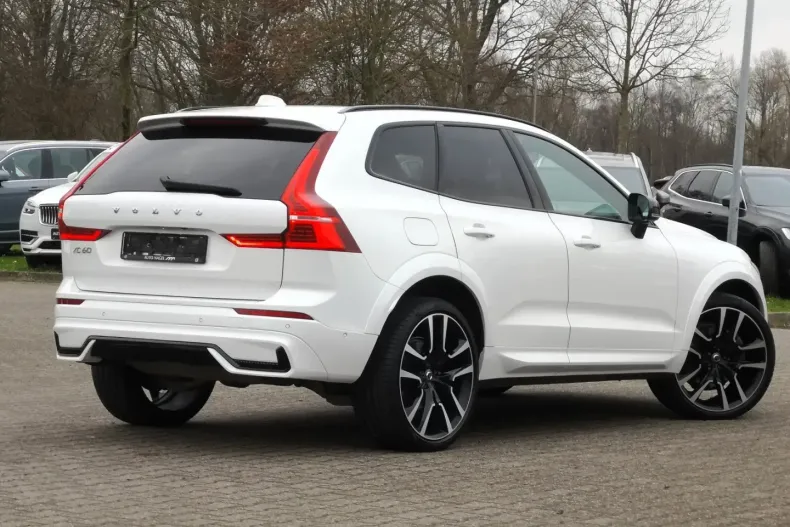 Volvo XC60 din 2021 cu 40.685 km - oferta VOL136911 - foto 2