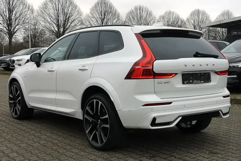 Volvo XC60 din 2021 cu 40.685 km - oferta VOL136911 - foto 4