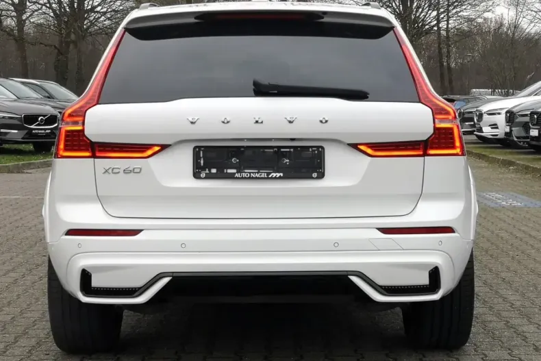 Volvo XC60 din 2021 cu 40.685 km - oferta VOL136911 - foto 5