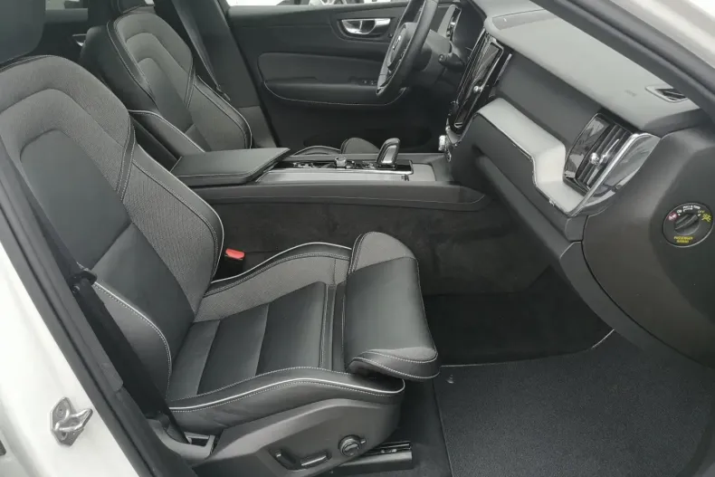 Volvo XC60 din 2021 cu 40.685 km - oferta VOL136911 - foto 9