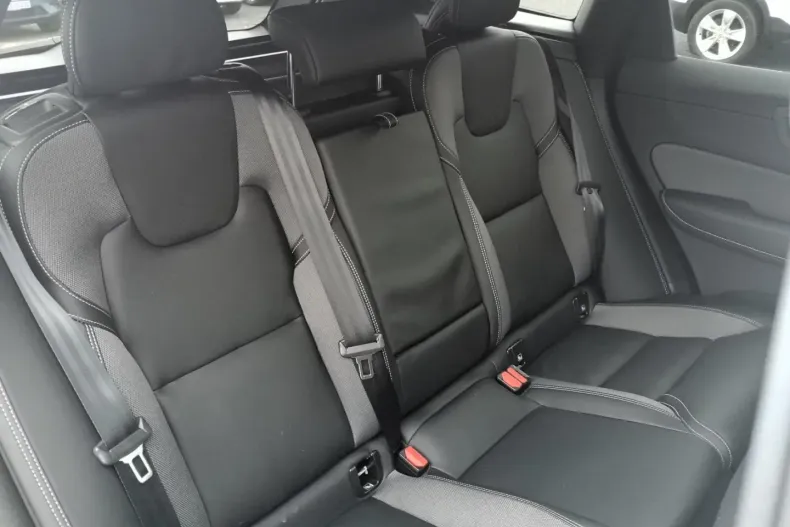 Volvo XC60 din 2021 cu 40.685 km - oferta VOL136911 - foto 10