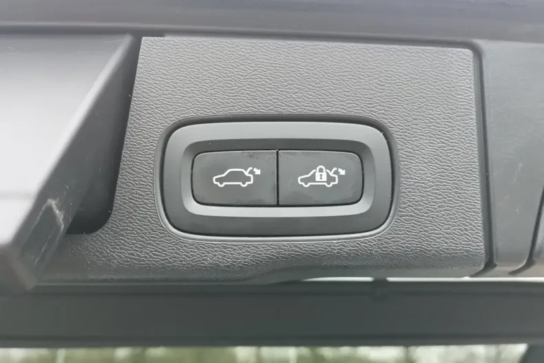 Volvo XC60 din 2021 cu 40.685 km - oferta VOL136911 - foto 12