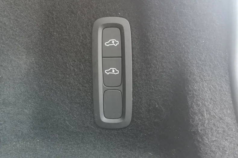 Volvo XC60 din 2021 cu 40.685 km - oferta VOL136911 - foto 13