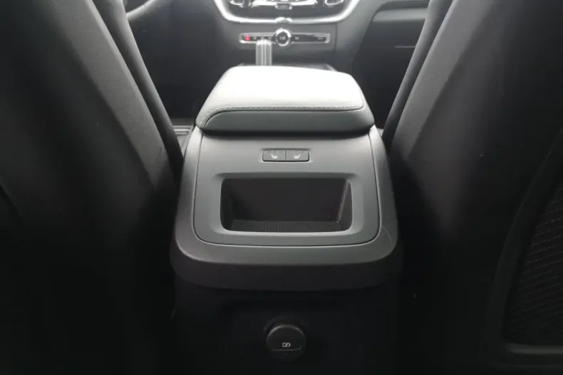 Volvo XC60 din 2021 cu 40.685 km - oferta VOL136911 - foto 16