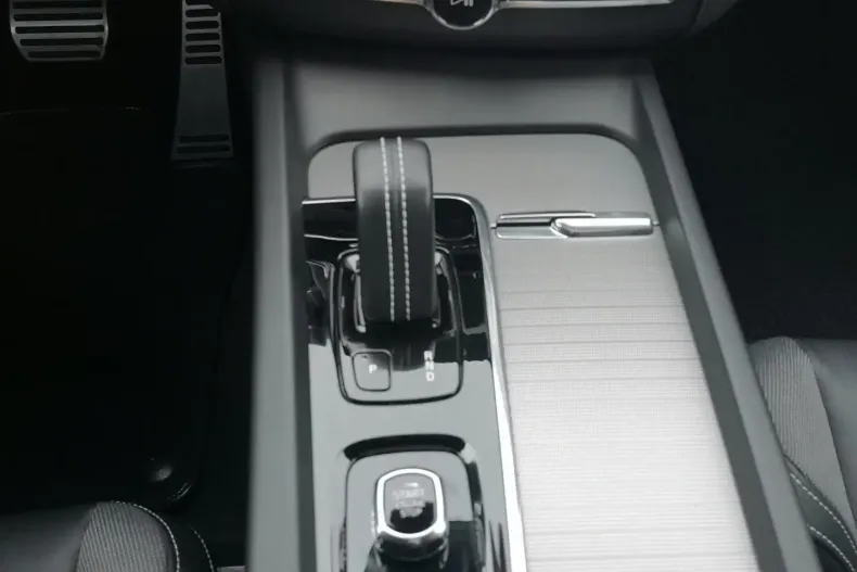 Volvo XC60 din 2021 cu 40.685 km - oferta VOL136911 - foto 28