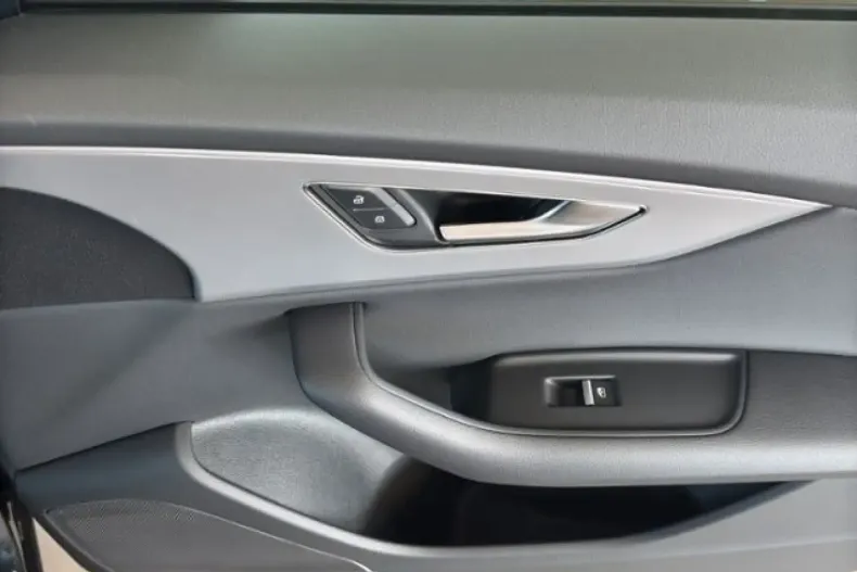 Audi Q8 din 2025 cu 29.554 km - oferta AUD136914 - foto 14