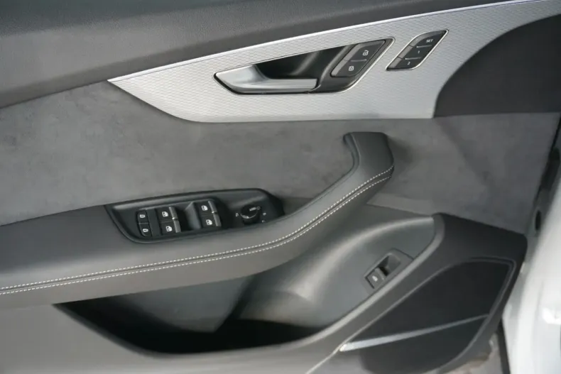 Audi Q8 din 2023 cu 31.400 km - oferta AUD136915 - foto 30