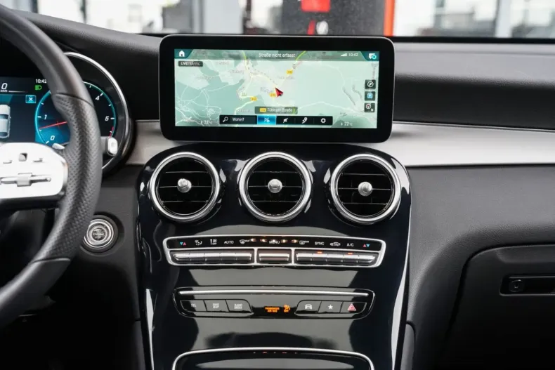 Mercedes-Benz GLC 400 din 2021 cu 41.500 km - oferta MER136926 - foto 17