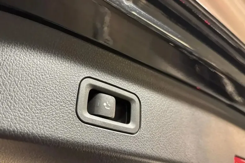 Mercedes-Benz GLE 450 din 2024 cu 14.478 km - oferta MER136964 - foto 24