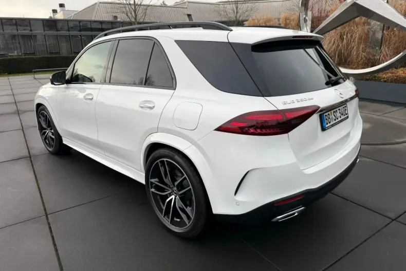 Mercedes-Benz GLE 350 din 2024 cu 25.000 km - oferta MER136968 - foto 2