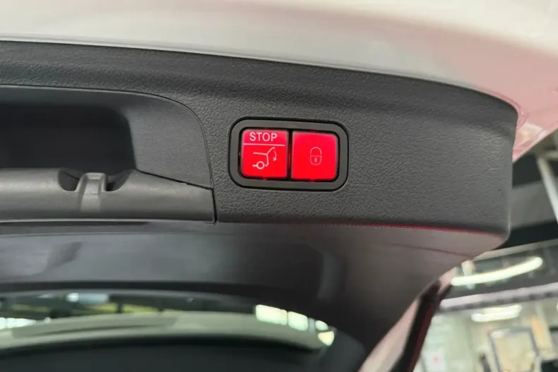 Mercedes-Benz GLE 350 din 2024 cu 25.000 km - oferta MER136968 - foto 20