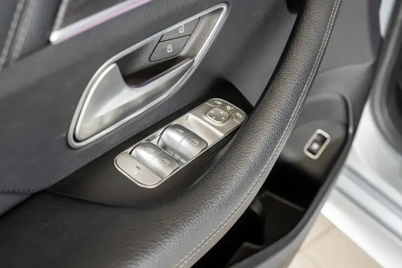 Mercedes-Benz GLE 400 din 2023 cu 43.851 km - oferta MER136990 - foto 28