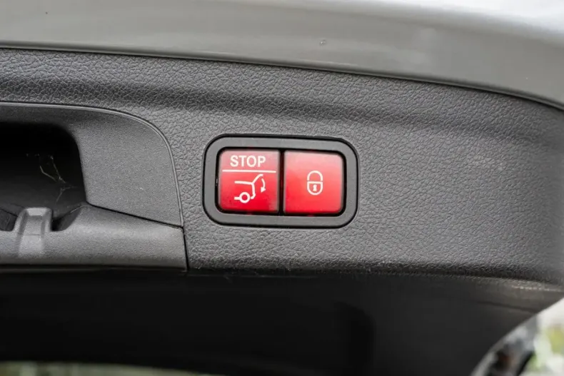 Mercedes-Benz GLE 400 din 2023 cu 43.851 km - oferta MER136990 - foto 31