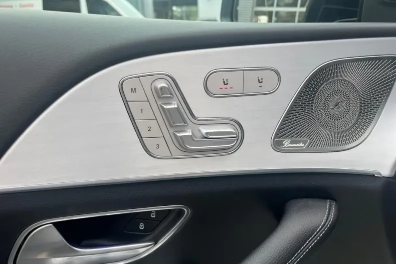 Mercedes-Benz GLE 300 din 2024 cu 12.711 km - oferta MER136992 - foto 6