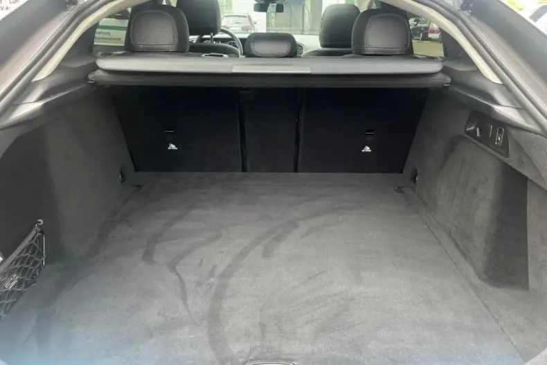 Mercedes-Benz GLE 300 din 2024 cu 12.711 km - oferta MER136992 - foto 10