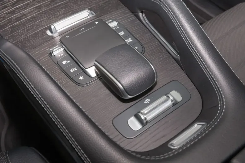 Mercedes-Benz GLE 450 din 2024 cu 13.878 km - oferta MER136997 - foto 25