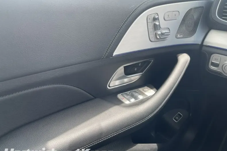 Mercedes-Benz GLE 300 din 2024 cu 29.990 km - oferta MER137027 - foto 12