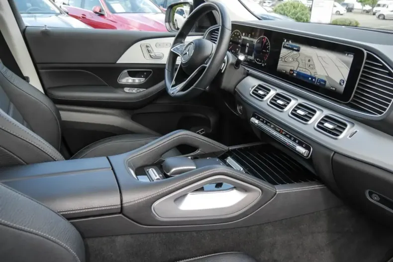 Mercedes-Benz GLE 350 din 2024 cu 17.604 km - oferta MER137039 - foto 4