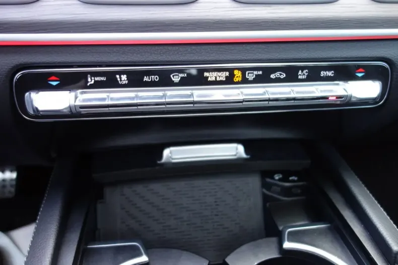 Mercedes-Benz GLE 300 din 2023 cu 44.100 km - oferta MER137045 - foto 11