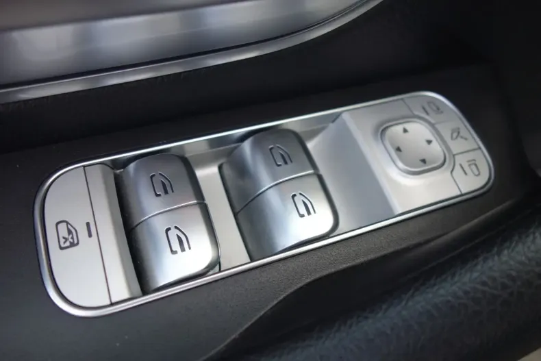 Mercedes-Benz GLE 300 din 2023 cu 44.100 km - oferta MER137045 - foto 28