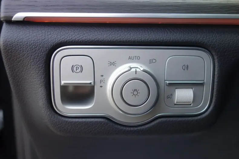 Mercedes-Benz GLE 300 din 2023 cu 44.100 km - oferta MER137045 - foto 31