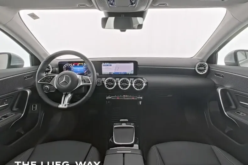 Mercedes-Benz A 200 din 2024 cu 9.721 km - oferta MER137059 - foto 3