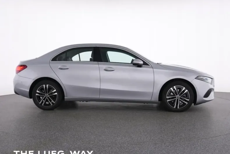 Mercedes-Benz A 200 din 2024 cu 9.721 km - oferta MER137059 - foto 11