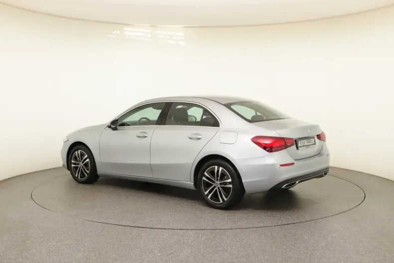 Mercedes-Benz A 180 din 2024 cu 3.500 km - oferta MER137060 - foto 2