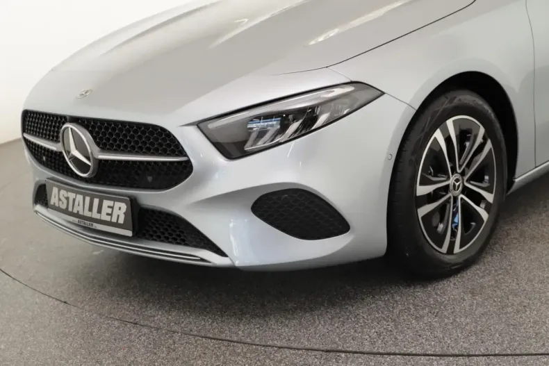 Mercedes-Benz A 180 din 2024 cu 3.500 km - oferta MER137060 - foto 4