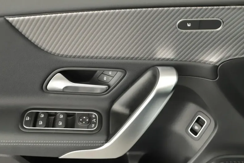 Mercedes-Benz A 180 din 2024 cu 3.500 km - oferta MER137060 - foto 5