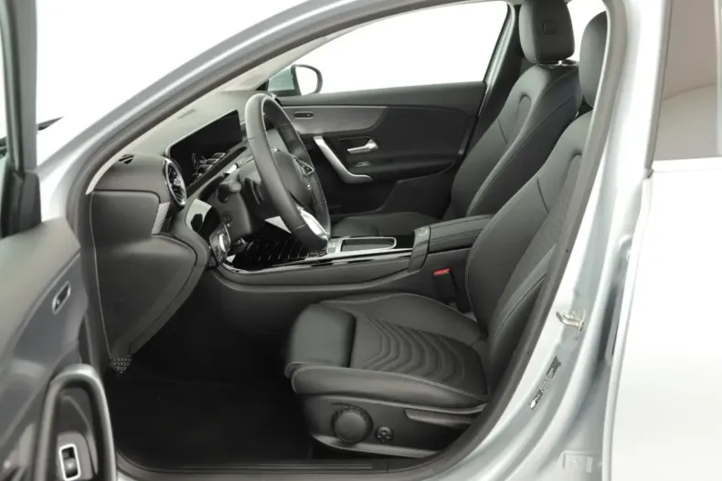 Mercedes-Benz A 180 din 2024 cu 3.500 km - oferta MER137060 - foto 10