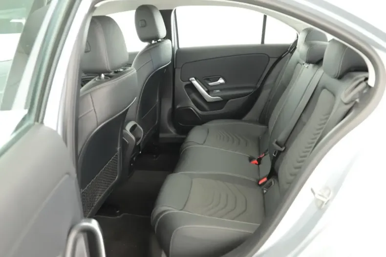 Mercedes-Benz A 180 din 2024 cu 3.500 km - oferta MER137060 - foto 12